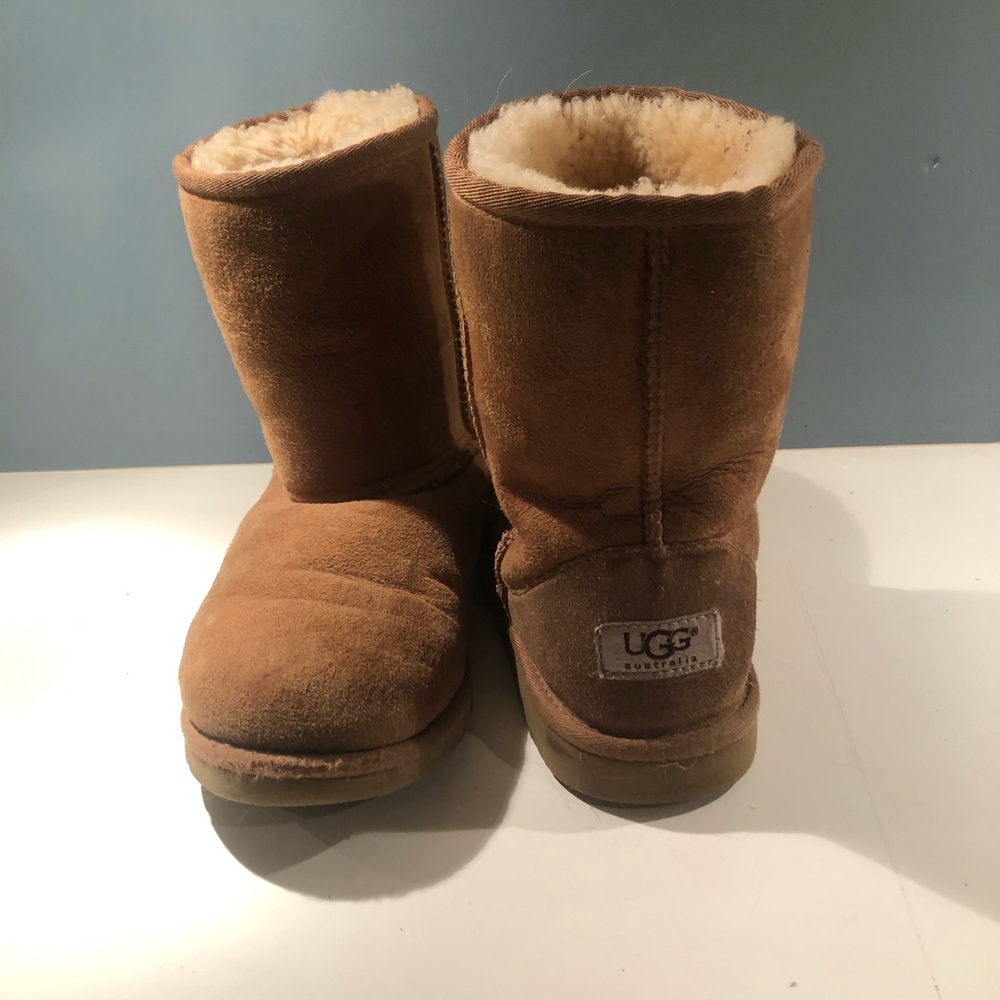 UGG kids boots, chestnut color